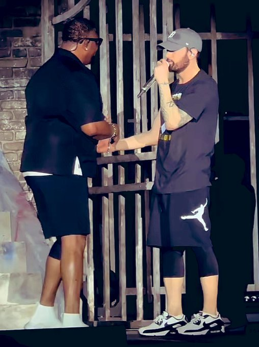 Eminem infiamma il palco di Austin con una performance spettacolare